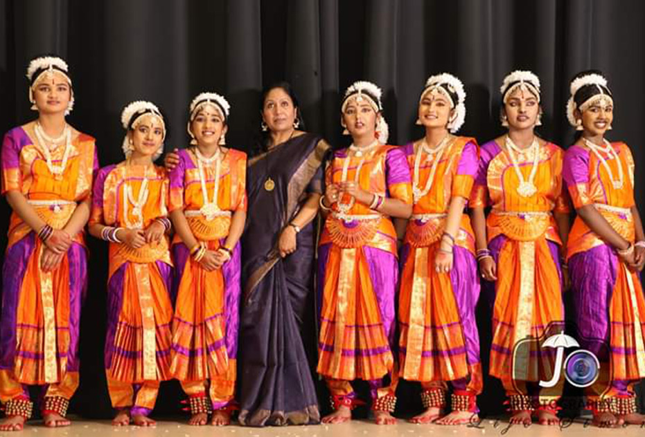 Mohiniyattam