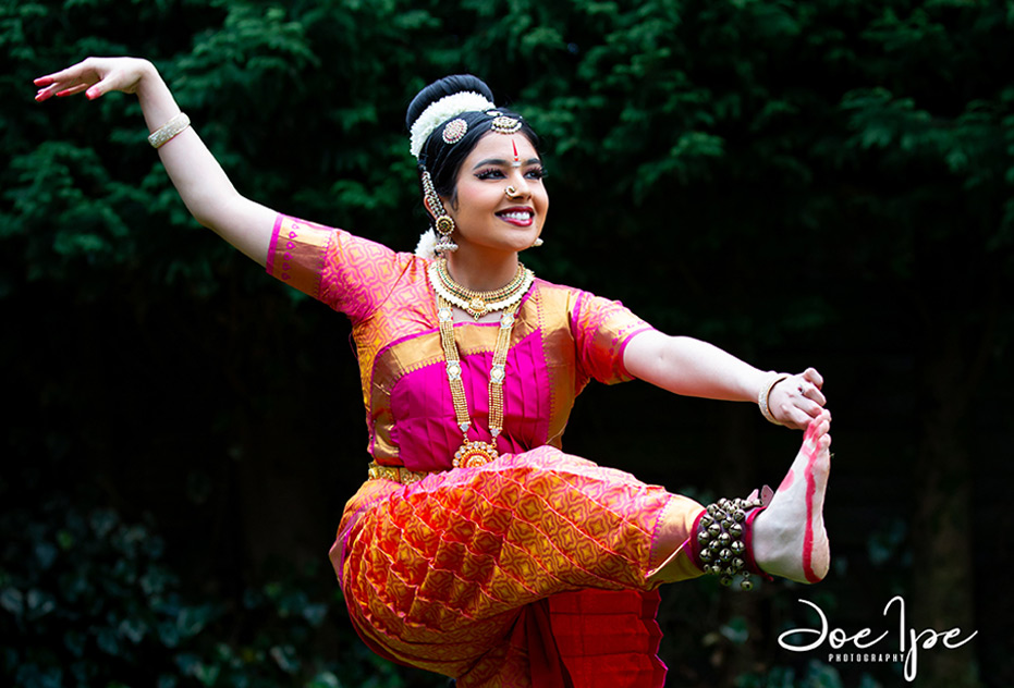 Mohiniyattam