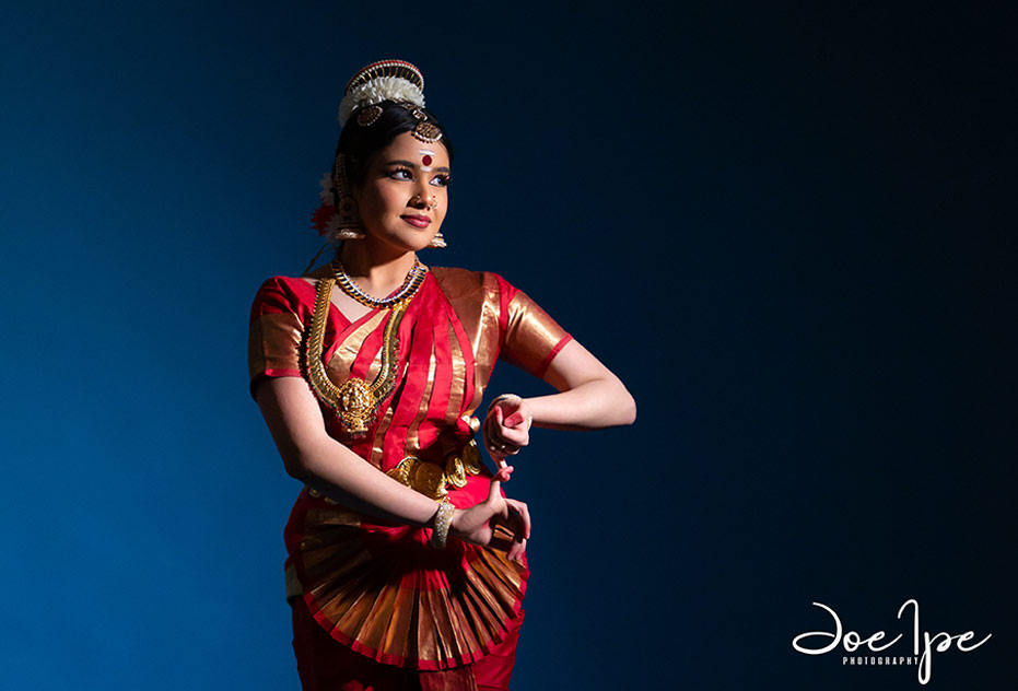 Mohiniyattam