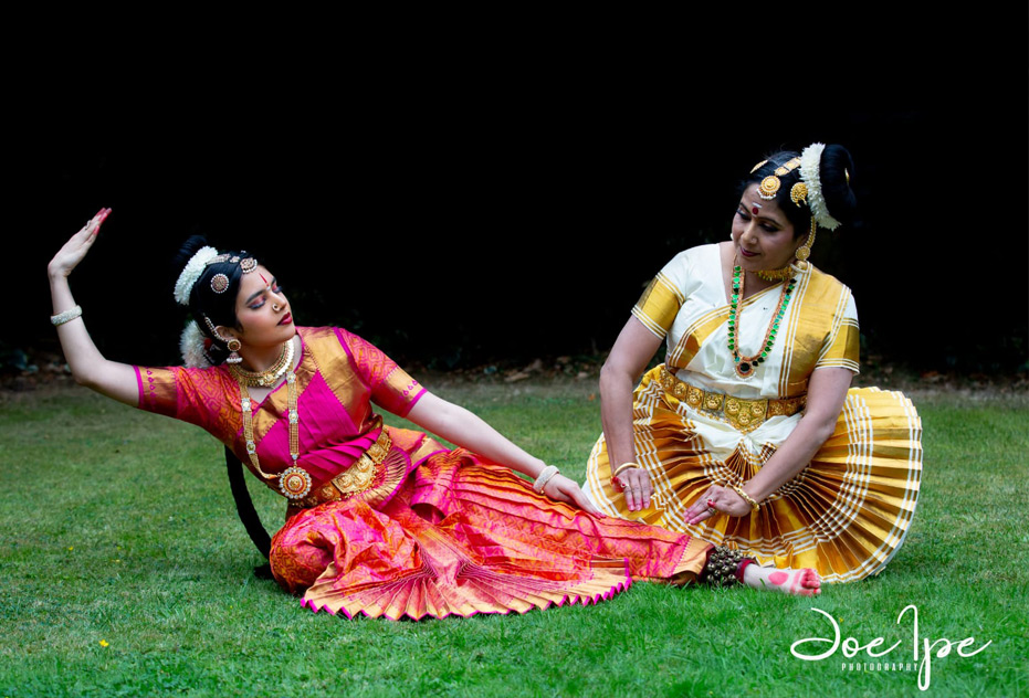 Mohiniyattam