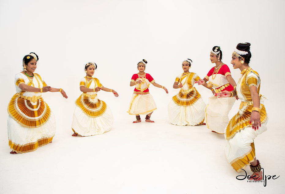 Mohiniyattam