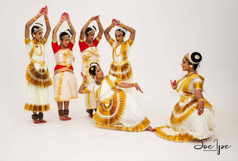 Mohiniyattam